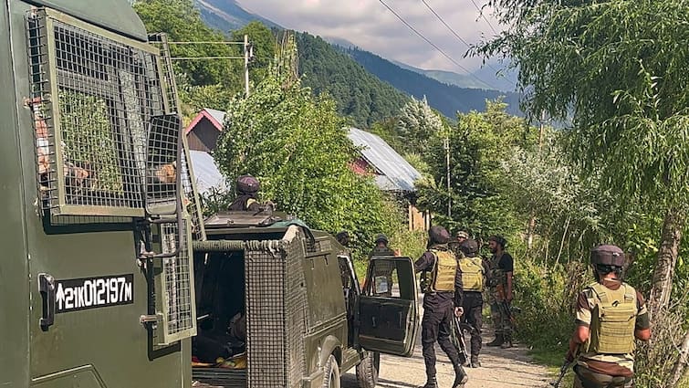 Jammu-Kashmir 2 Soldiers Injured In Anantnag Encounter Firefight Army Security Forces Terrorists J-K Police J-K: 2 Soldiers Dead, 6 Injured In Anantnag Encounter As Firefight Ensues Between Security Forces And Terrorists