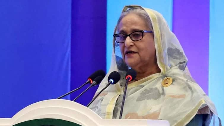 Bangladesh Protests PM Sheikh Hasina Leaves Country For West Bengal Protestors Storm Her Residence Bangladesh Unrest: PM Sheikh Hasina Leaves Country, Protestors Storm Her Ganabhaban Residence