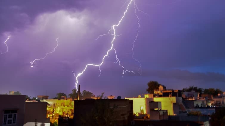 Bihar news bihar weather Rains 8 Killed In Lightning Strikes CM Nitish Kumar Announces Compensation Patna IMD Red Alert Orange Alert Bihar Rains: 8 Killed In Lightning Strikes, CM Nitish Kumar Announces Ex Gratia. IMD Warns Of More Downpour