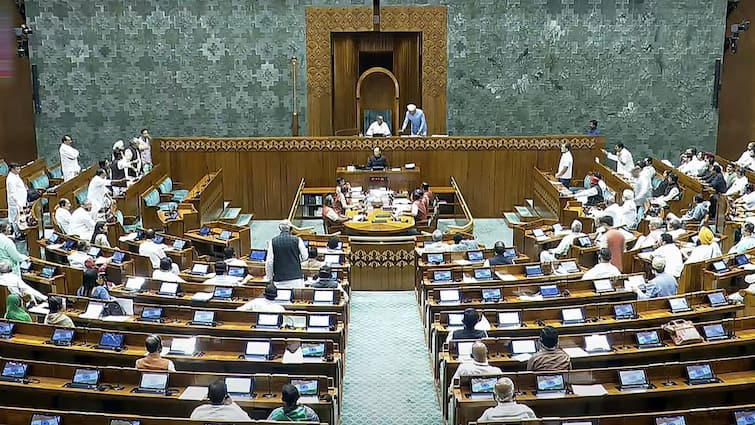 Parliament Monsoon Session Updates Waqf Amendment Bill Lok Sabha Wakf Act Congress BJP Samajwadi Party Rajya Sabha Monsoon Session: Ruckus Likely In Parliament With Govt Set To Introduce Waqf Bill in Lok Sabha Today