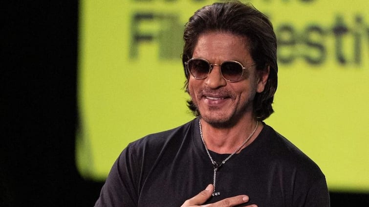 Shah Rukh Khan Gets Crowd Cheering As He Sings Kuch Kuch Hota Hai Song At Locarno Film Festival Watch Video Shah Rukh Khan Gets Crowd Cheering As He Sings