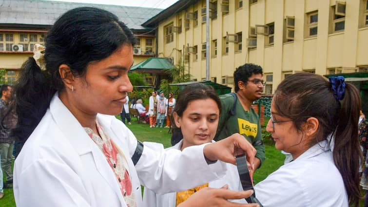 doctors protest modi Govt Assures Committee Kolkata RG Kar Medical College and Hospital Kiren Rijiju Union Health Ministry Govt Assures Committee For Doctors