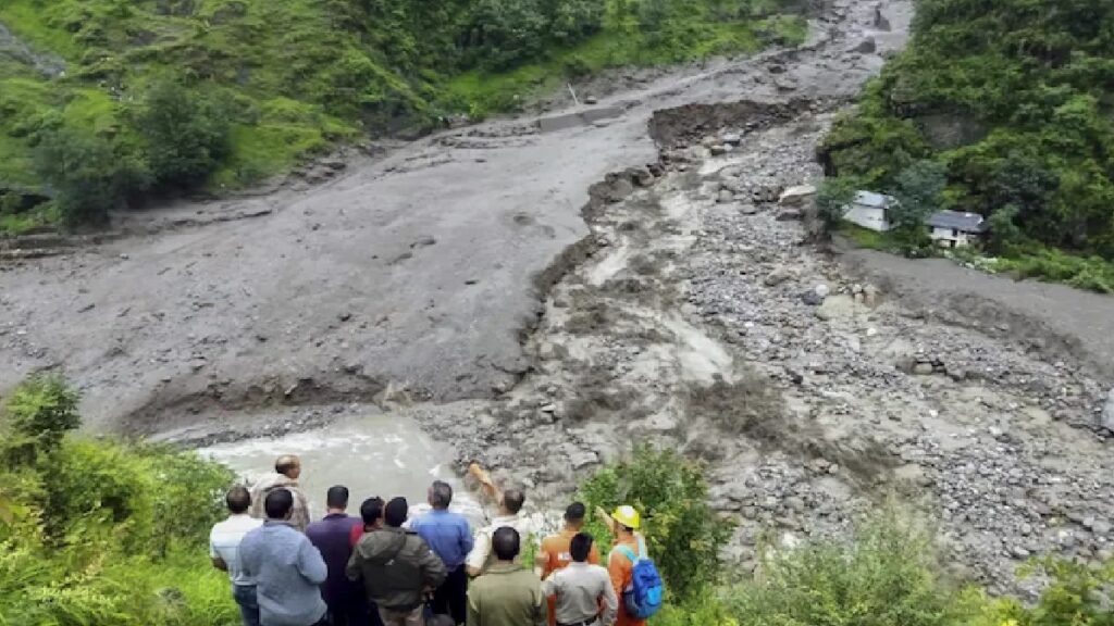 हिमाचल प्रदेश में बादल फटने से मरने वालों की संख्या 9 हुई, भारी बारिश के अलर्ट के बीच 45 लोग अभी भी लापता