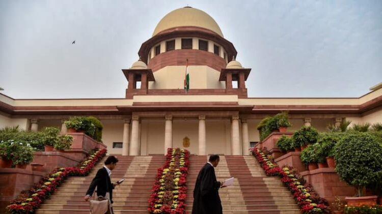 Supreme Court Holds Private Schools Not Exempted From EWS 25 Percent Quota If Govt-Run Schools Exist Nearby Can Private Schools Refuse EWS Quota Admissions If Govt-Schools Exist Nearby? What Supreme Court Said