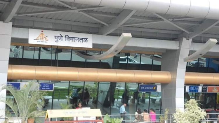 Lohegaon Maharashtra Woman Removed From Flight For Assaulting At Pune Airport Woman Removed From Flight In Pune After Assaulting Passengers, CISF Constable, Case Filed