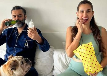 Pyaar Ka Punchnama Actress Sonnalli Seygall Announces First Pregnancy Pyaar Ka Punchnama Actress Sonnalli Seygall Announces First Pregnancy: ‘From Beer Bottles To Baby Bottles…’