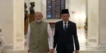 PM Modi Malaysian PM Anwar Ibrahim Strengthen Ties in New Delhi Focus on Indian Workers Tourism PM Modi Welcomes Malaysian PM Anwar Ibrahim On Maiden Visit; Trade, Indian Workers