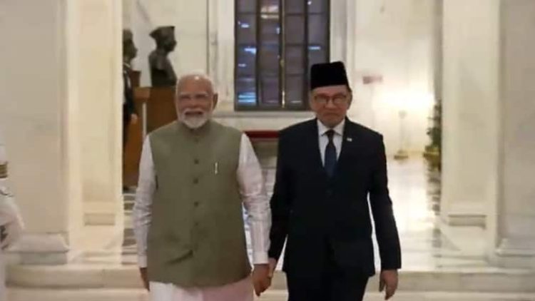 PM Modi Malaysian PM Anwar Ibrahim Strengthen Ties in New Delhi Focus on Indian Workers Tourism PM Modi Welcomes Malaysian PM Anwar Ibrahim On Maiden Visit; Trade, Indian Workers