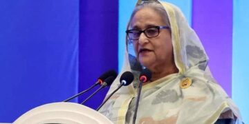 Bangladesh Protests PM Sheikh Hasina Leaves Country For West Bengal Protestors Storm Her Residence Bangladesh Unrest: PM Sheikh Hasina Leaves Country, Protestors Storm Her Ganabhaban Residence