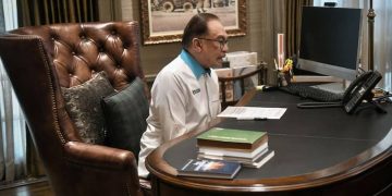 Malaysian PM Anwar Ibrahim Arrives In india narendra modi Malaysian PM Anwar Ibrahim Arrives In New Delhi, To Hold Talks With Modi On Tuesday