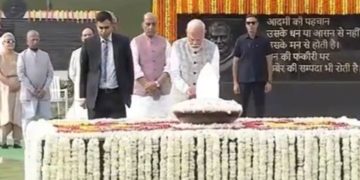 राष्ट्रपति मुर्मू, पीएम मोदी ने पूर्व पीएम अटल बिहारी वाजपेयी को 'सदैव अटल' स्मारक पर पुष्पांजलि अर्पित की