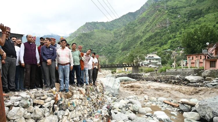 Himachal Pradesh Rains cloudbursts Death Toll In Flash Floods Rises To 9 Rescue Ops Landslides 114 Roads Closed Himachal: Death Toll In Flash Floods Rises To 9, Landslides Lead To Closure Of 114 Roads As More Downpour Likely Till Aug 7