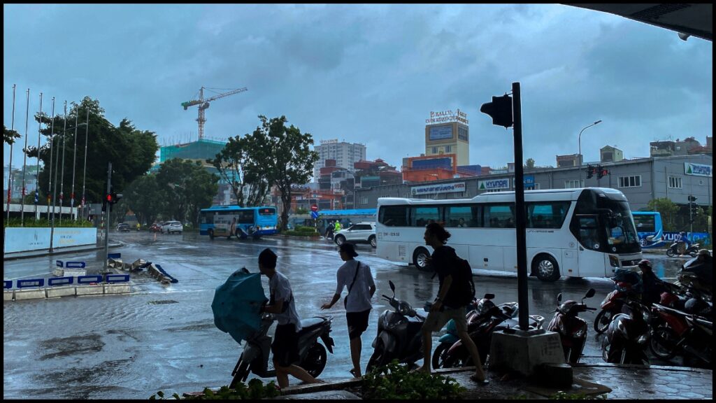 तूफान यागी ने वियतनाम में दस्तक दी, चीन के हैनान द्वीप में तीन लोगों की मौत | वीडियो