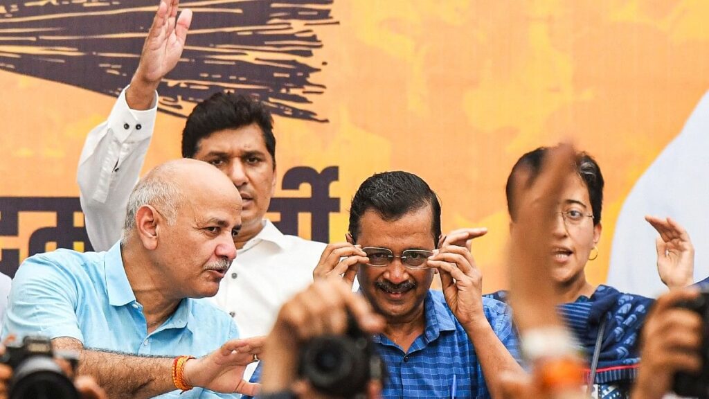 दिल्ली के सीएम पद से इस्तीफा देने के केजरीवाल के फैसले के पीछे क्या है और उनकी जगह कौन ले सकता है?