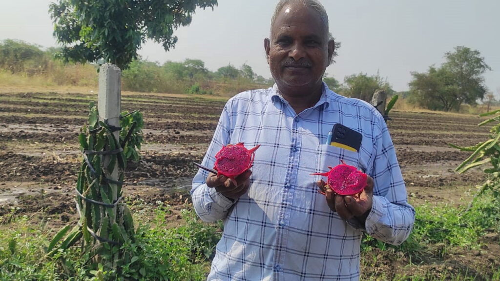 मध्य प्रदेश का स्व-निर्मित करोड़पति किसान आधुनिक खेती के ज़रिए सालाना 50 लाख रुपये कमाता है