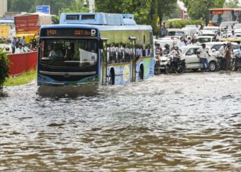 राष्ट्रीय राजधानी में भारी बारिश के बाद दिल्लीवासियों को उमस से राहत मिली