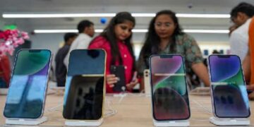 iPhone 15 54,999 रुपये में: क्या यह सबसे अच्छा सौदा है या आपको iPhone 16 में अपग्रेड करना चाहिए?