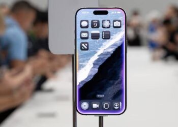 iPhone 16 Pro में टचस्क्रीन संबंधी समस्या, खरीदार नाराज