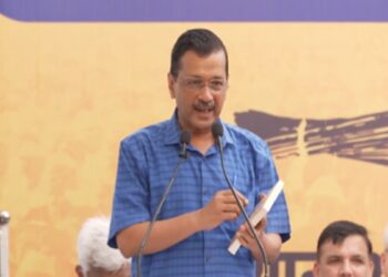 अरविंद केजरीवाल दो दिन बाद सीएम पद से देंगे इस्तीफा, दिल्ली में जल्द चुनाव की मांग | VIDEO