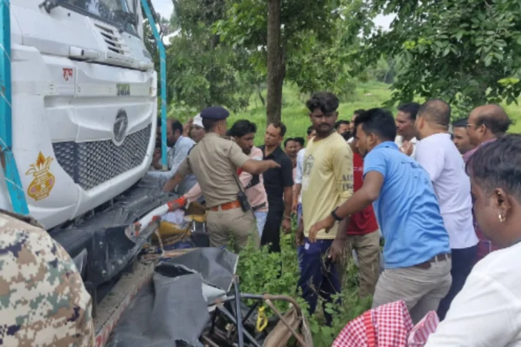 दमोह कटनी सड़क हादसा: ऑटो-ट्रक की टक्कर में सात की मौत और तीन घायल; सीएम यादव ने कार्रवाई और मुआवजे का वादा किया