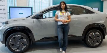 मनु भाकर को विश्व EV दिवस पर मिली भारत की पहली टाटा कर्व EV SUV