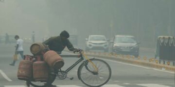 वायु प्रदूषण के कारण दिल्लीवासियों की जीवन प्रत्याशा में लगभग 12 वर्ष की कमी: रिपोर्ट