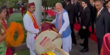 सिंगापुर में पीएम मोदी का भव्य स्वागत, भारतीय समुदाय के साथ उत्साहपूर्वक बजाया ढोल; वीडियो वायरल