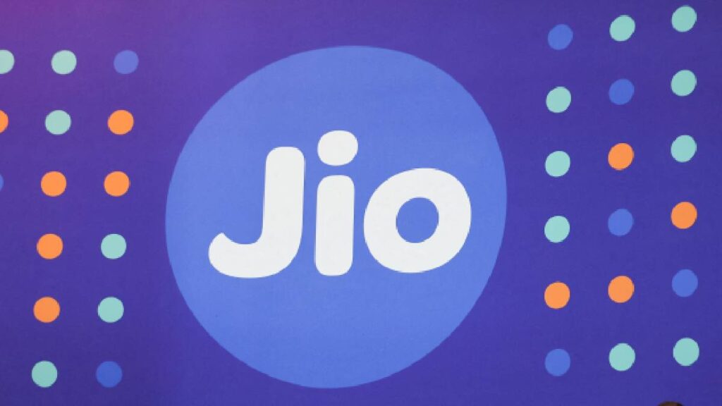 यहां बताया गया है कि आपको 999 रुपये के रिचार्ज प्लान के बजाय Jio 899 रुपये का रिचार्ज प्लान क्यों चुनना चाहिए