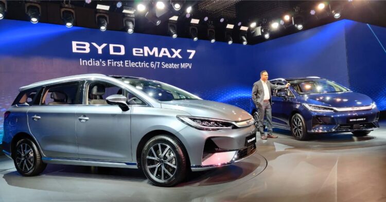 BYD EMax 7 इलेक्ट्रिक MPV रुपये में लॉन्च। XYZ लाख