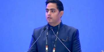 IMC उद्घाटन समारोह के दौरान Jio के आकाश अंबानी ने पीएम मोदी को दो सुझाव दिए