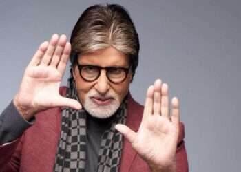 KBC16: अमिताभ बच्चन ने खुलासा किया कि कैसे सौदागर के निर्माताओं ने उन्हें नारियल के पेड़ पर चढ़ने के लिए कहा | घड़ी