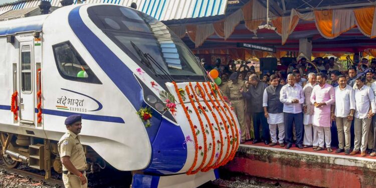 छठ पूजा, दिवाली के लिए लखनऊ-छपरा रूट पर चलेगी वंदे भारत एक्सप्रेस: ​​शेड्यूल देखें