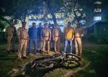 नोएडा की कार्रवाई की रात: पुलिस नाटकीय मुठभेड़ों में व्यस्त रही, अपराधियों को घायल किया और चोरी का सामान बरामद किया!