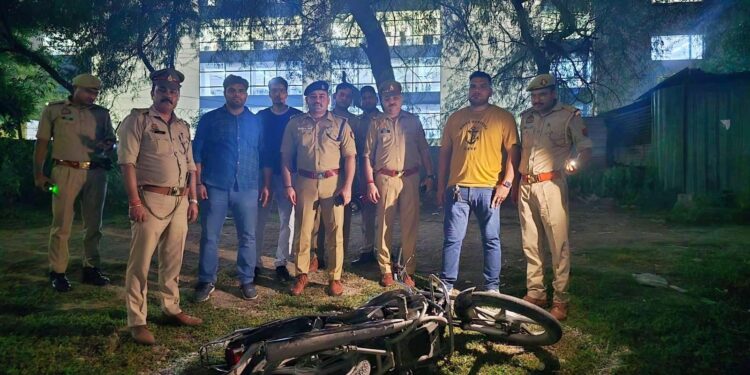 नोएडा की कार्रवाई की रात: पुलिस नाटकीय मुठभेड़ों में व्यस्त रही, अपराधियों को घायल किया और चोरी का सामान बरामद किया!