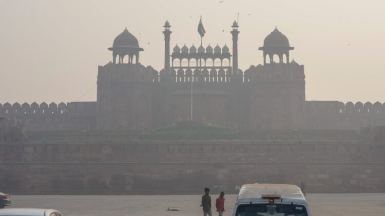 पटाखों पर प्रतिबंध के बावजूद दिवाली के बाद दिल्ली की वायु गुणवत्ता खराब हो गई: AQI 900 से अधिक हो गया