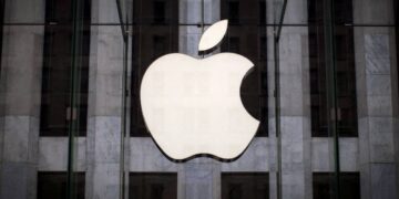 Apple का लोगो सिर्फ एक प्रतीक से कहीं अधिक है, यहां इसकी छिपी हुई शक्ति है