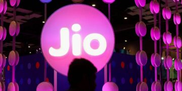 Jio का 28-दिवसीय प्लान एयरटेल और बीएसएनएल से बेहतर प्रदर्शन करता है, असीमित डेटा के साथ Zee5, SonyLIV और भी बहुत कुछ प्रदान करता है