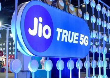 Jio का नया 11 रुपये का रिचार्ज प्लान अनलिमिटेड इंटरनेट ऑफर करता है, जो एयरटेल और बीएसएनएल को चुनौती देता है