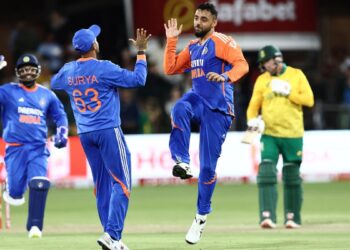 अद्यतन ICC पुरुष T20I गेंदबाजी रैंकिंग में वरुण चक्रवर्ती 110 स्थान ऊपर चढ़े, अक्षर-हार्दिक नीचे गिरे