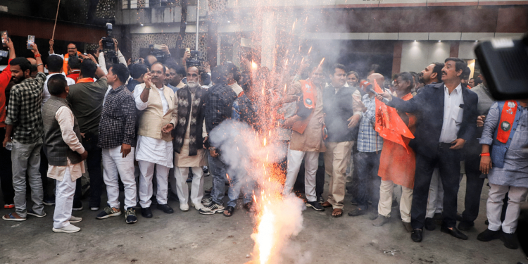 उत्तर प्रदेश के उपचुनावों में सपा को सिर्फ 2 सीटें मिलीं, जबकि प्रमुख भाजपा से 2 सीटें हार गईं