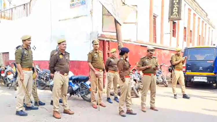 उन्नाव हाई अलर्ट पर: शुक्रवार की नमाज के लिए ड्रोन और पुलिस की मौजूदगी बढ़ाई गई