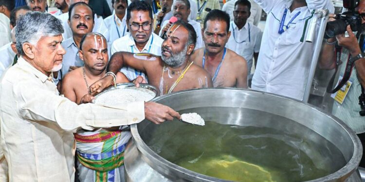 एनडीए के 'सनातनी हिंदू' रुख के अनुरूप, क्यों तिरूपति बोर्ड ने गैर-हिंदुओं को बाहर करने की अपनी कोशिश फिर से शुरू कर दी है?