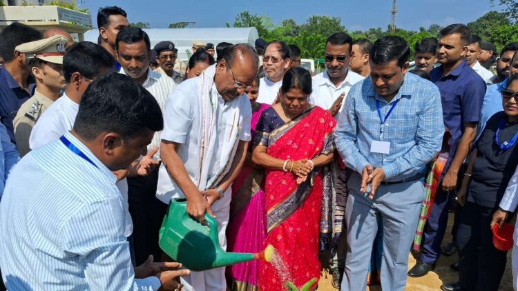 त्रिपुरा के राज्यपाल ने कृषि नवाचार और सामुदायिक सहायता को बढ़ावा देने के लिए आईसीएआर-केवीके, धलाई का दौरा किया