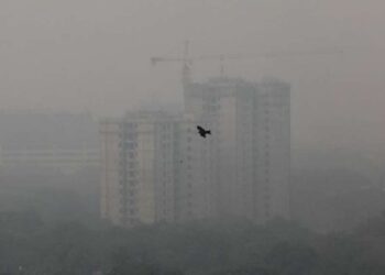 दिल्ली का AQI 296 पर, शहर में छाया धुंध