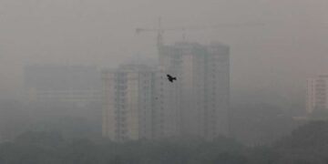 दिल्ली का AQI 296 पर, शहर में छाया धुंध