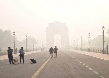 दिल्ली की वायु गुणवत्ता फिर 'बहुत खराब' श्रेणी में पहुंची, धुंध की स्थिति बनी हुई है