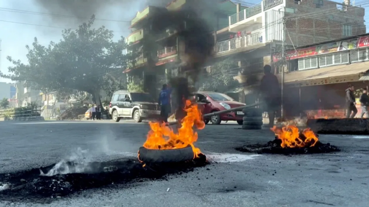 मणिपुर: बढ़ती हिंसा के दौरान अपहरणकर्ताओं द्वारा 6 लोगों की हत्या के बाद छह जिलों में इंटरनेट बंद कर दिया गया