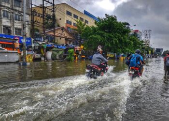 मौसम अपडेट: बंगाल की खाड़ी के ऊपर दबाव तेज हो गया है, तमिलनाडु, पुडुचेरी और आंध्र प्रदेश के लिए भारी बारिश की चेतावनी