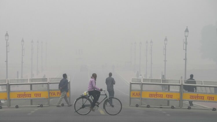 सुप्रीम कोर्ट ने दिल्ली सरकार को फटकार लगाई, बिना अनुमति के प्रदूषण रोधी GRAP-4 प्रतिबंधों में ढील न देने का निर्देश दिया