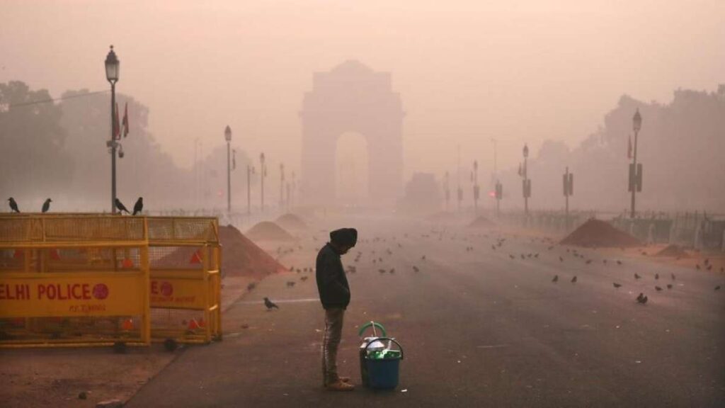 दिल्ली वायु प्रदूषण: पूरे NCR में GRAP-3 उपाय लागू, AQI 'बहुत खराब' श्रेणी में